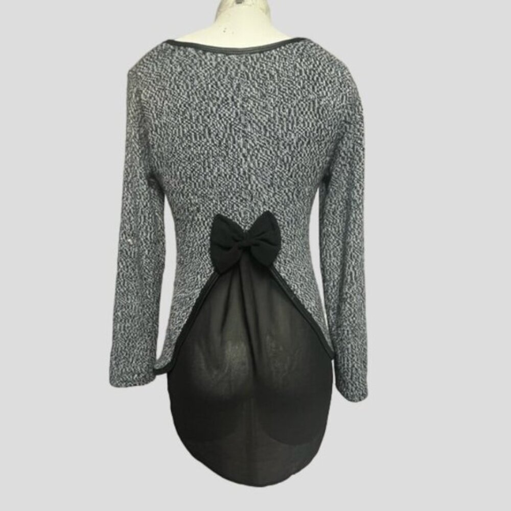 Des Si Belles Heather Black Knit Top Back Bow